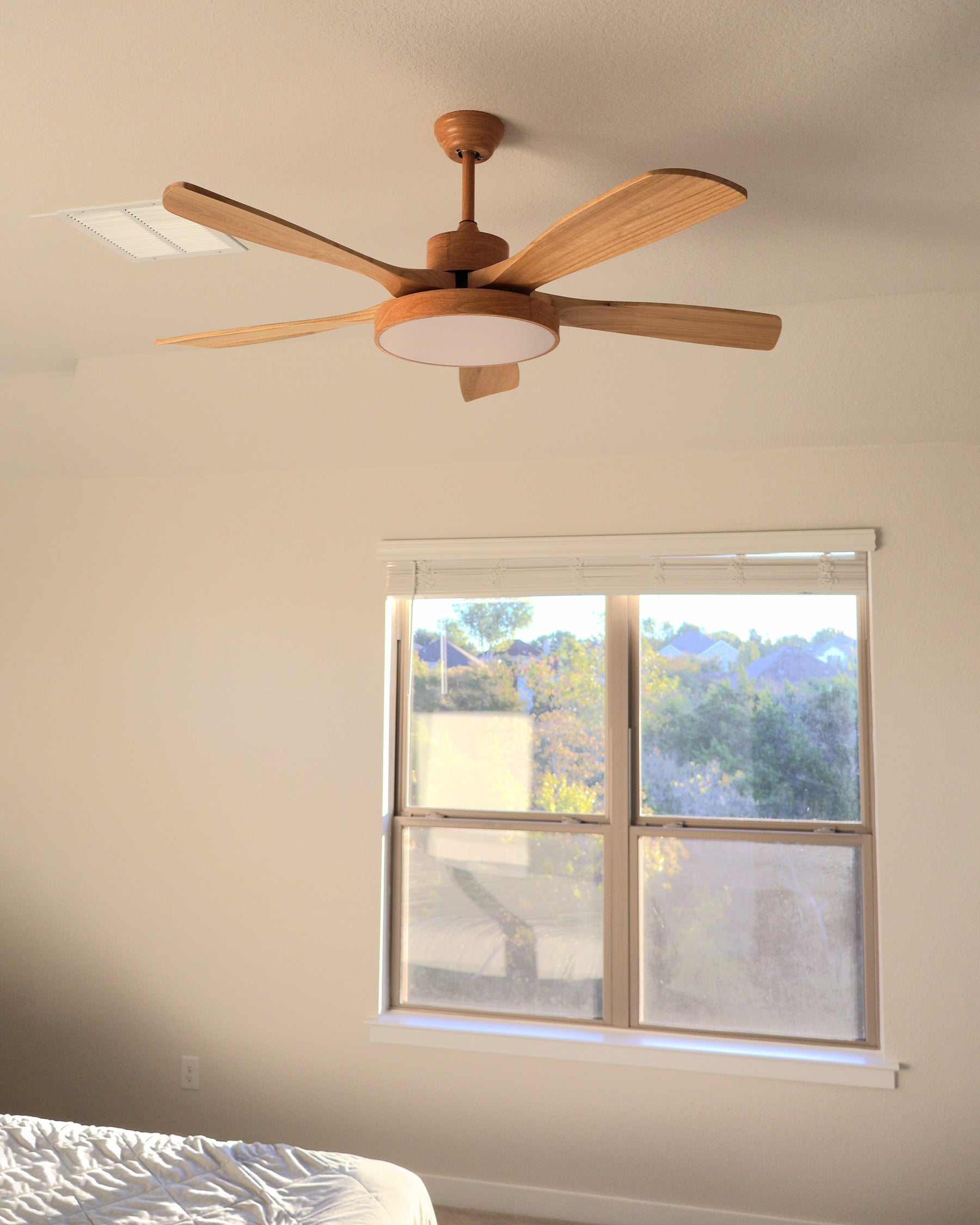 Homevator Scandi Reversible Ceiling Fan with Light-HV5002